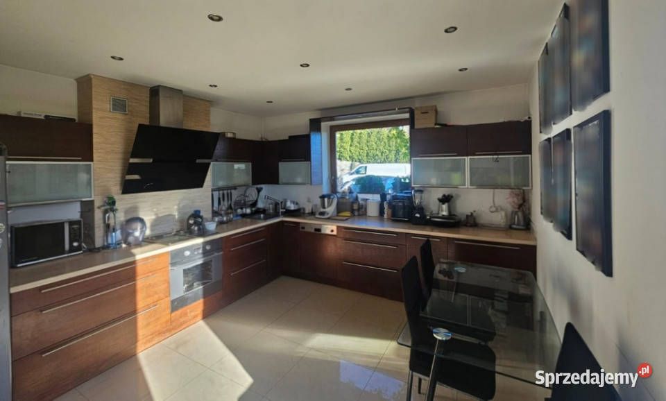 Komfortowy dom na wzgórzu z dużą działką i 5095m2 Trzebinia