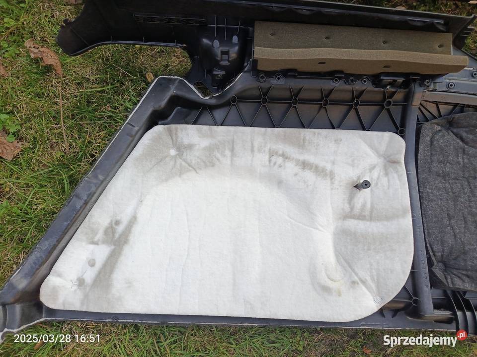 AUDI A6 C6 KOMBI BOCZEK TAPICERKA BAGAŻNIKA LEWA śląskie Jaworzno sprzedam