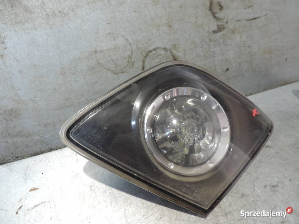 LAMPA PRAWY TYŁ W KLAPE MAZDA 3 I BK HB