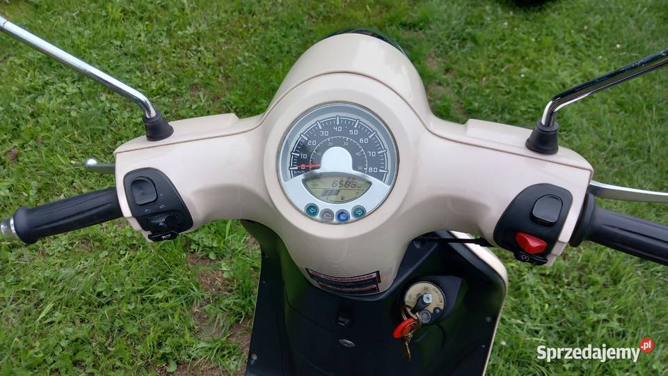 Skuter Zipp Retrosa II sprawny 50 ccm Vespa Rok produkcji 2017 warmińsko-mazurskie