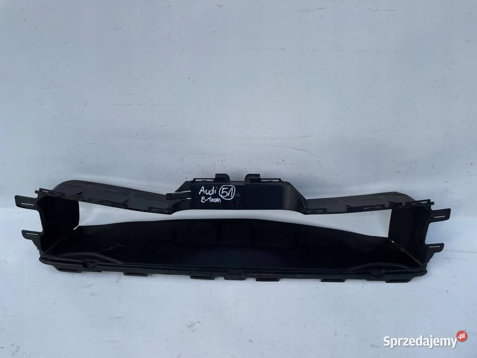 KIEROWNICA POWIETRZA WLOT AUDI E TRON 4KE121285 osobowe wielkopolskie