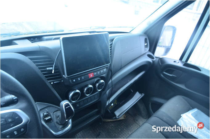 IVECO DAILY 35S18 2024 299800 ccm 180 Warszawa