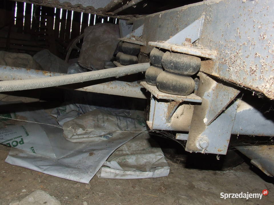 Rozrzutnik obornika dwuosiowy 4t Czarna Rudnik