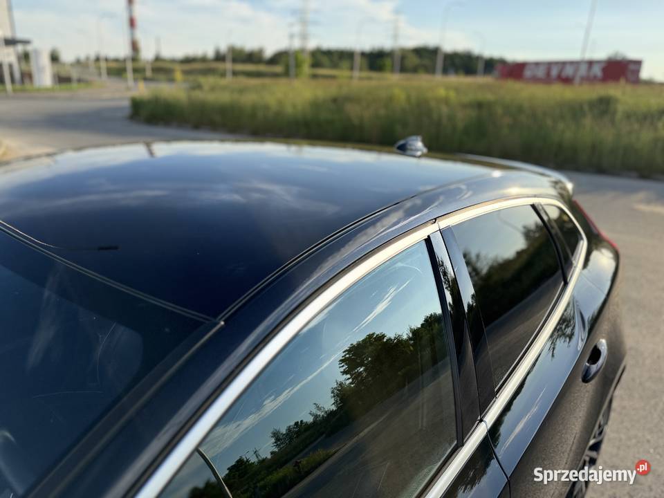 Volvo V40 D4 2014r serwis ASO pierwszy 1969cm3 Motoryzacja Kielce sprzedam