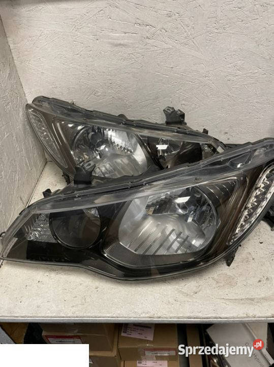 Honda Civic VIII sedan reflektor przód 2009 sprzedam