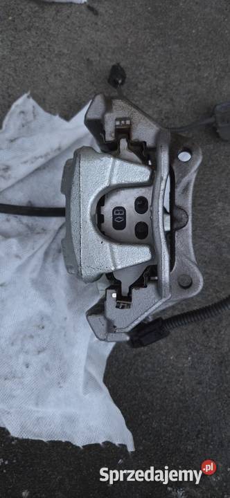 Zacisk tył Toyota Yaris IVAygo z silnikiem