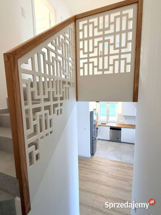 OKAZJA Wykończony nowy bliźniak z garażem bez Liczba pokoi 5