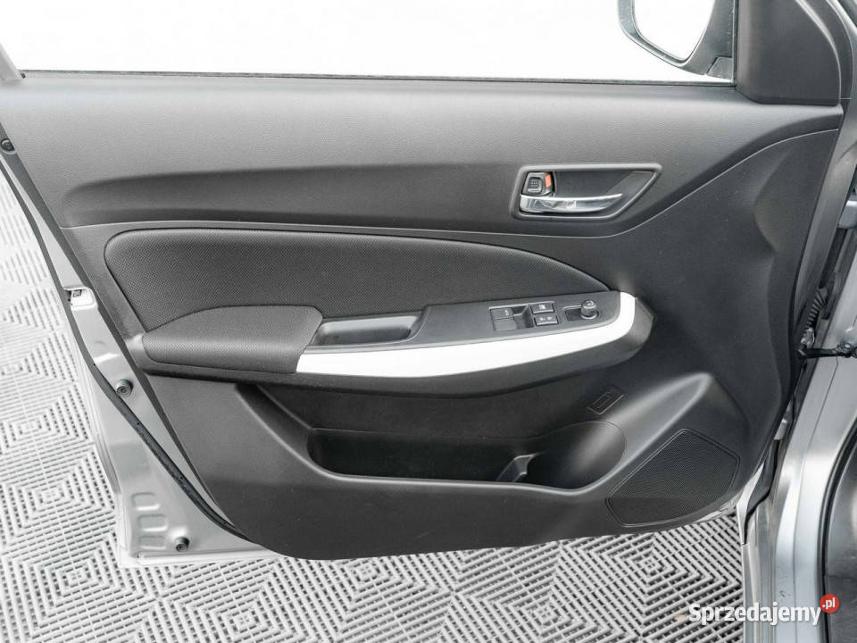 Suzuki Swift WD2181S12 Dualjet SHVS Premium CVT lakier metallic Gdańsk sprzedam