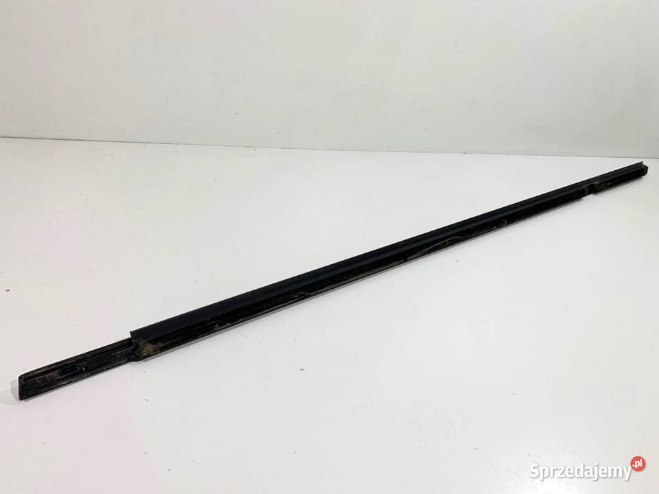 LISTWA ZGARNIAJĄCA PRZÓD PRAWY RENAULT CLIO V Listwy