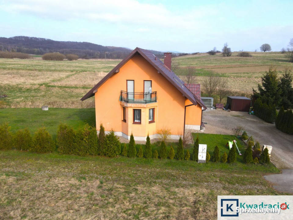 sprzedaży domu wolnostojącego 134m2 Strachocina 1000m2