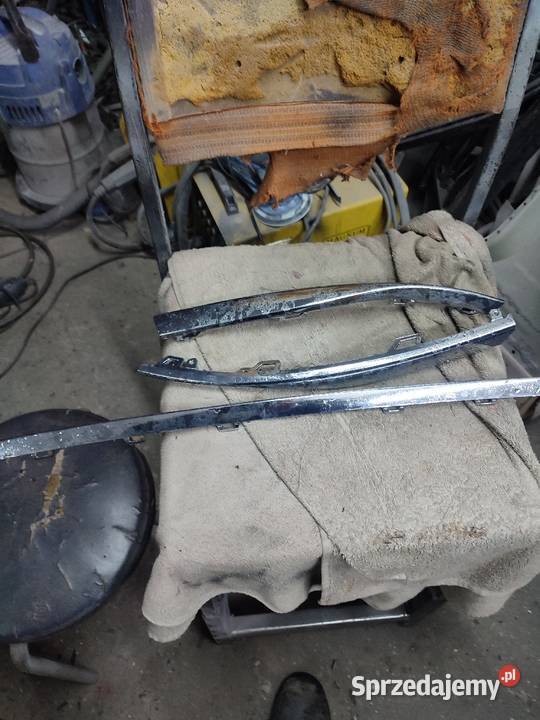 Golf VIII chrom przedni zderzak