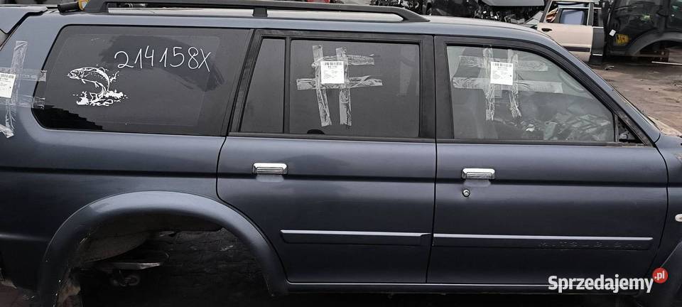 DRZWI PRAWE TYŁ MITSHUBISHI MONTERO