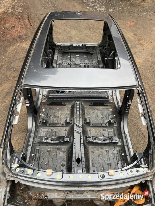 BMW X1 F48 DACH POSZYCIE DACHU SŁUPKI PANORAMA
