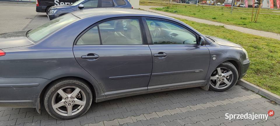 Toyota Avensis T25 uszkodzony Rok produkcji 2005 Złotoryja