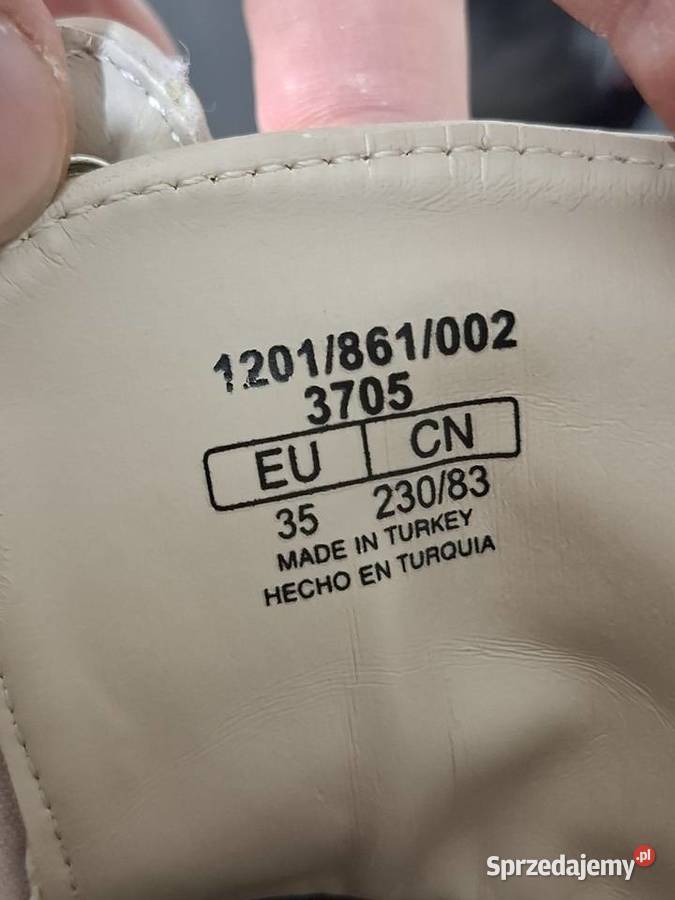 Beżowe botki 35 workery Bershka buty traktory Bershka sprzedam