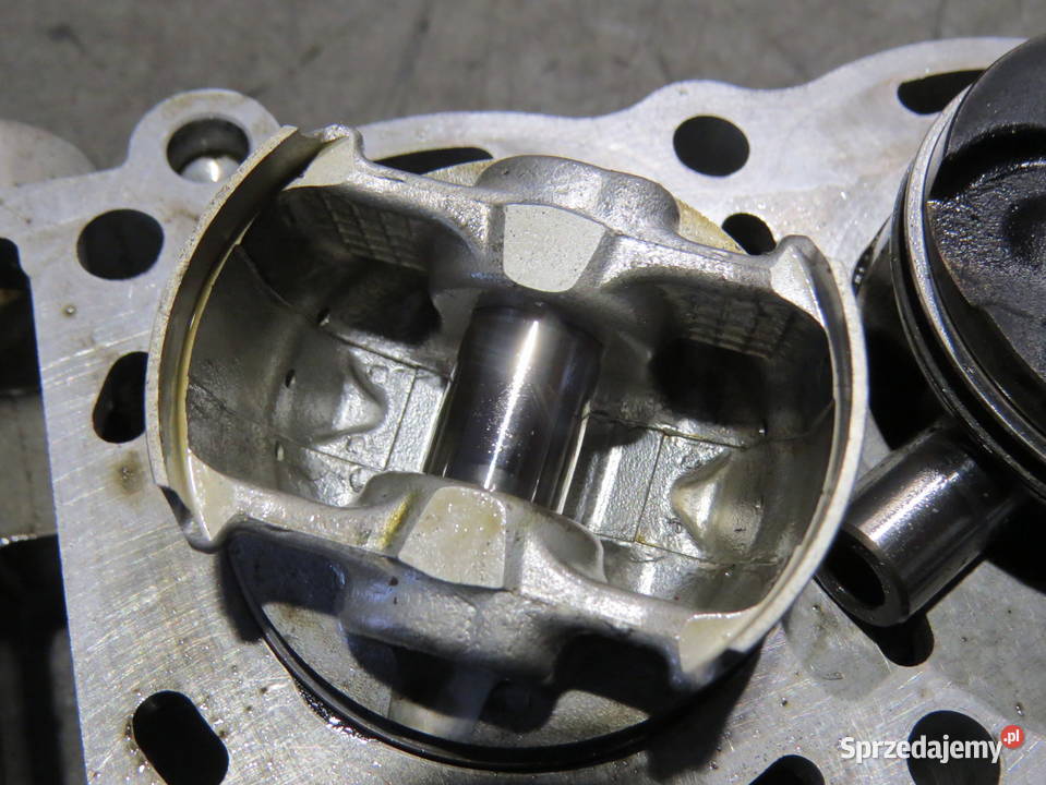 SUZUKI GSXR 600 750 SRAD GSX R CYLINDER TŁOK