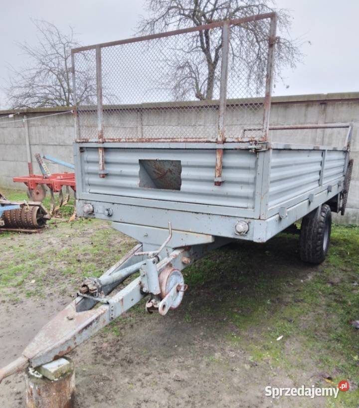 Rozrzutnik obornika jednoosiowy fabryczny Czarna Mnichów