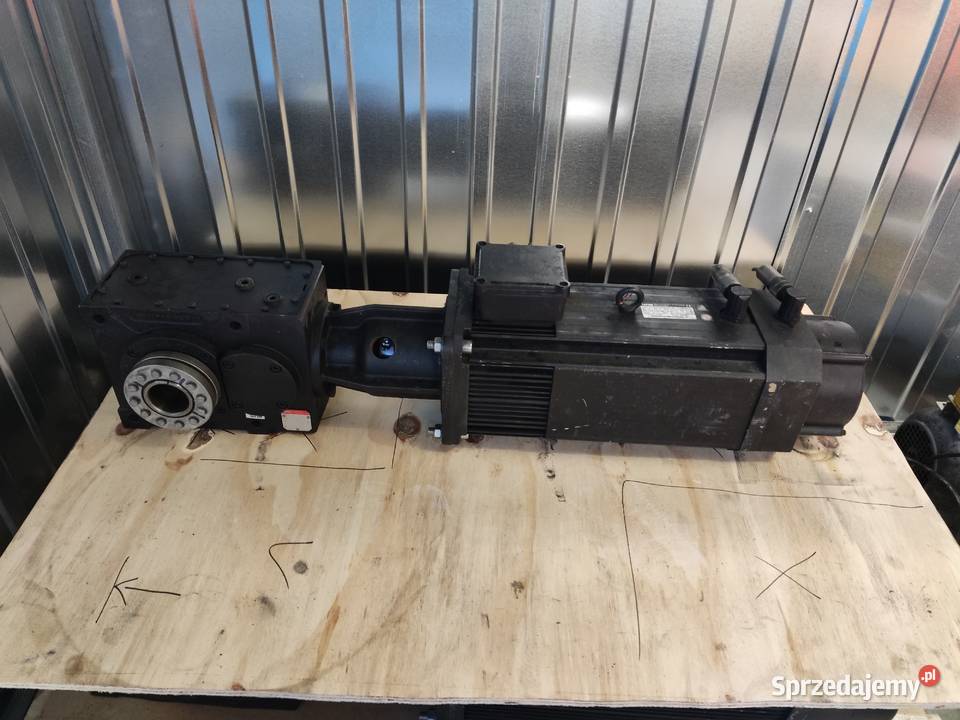 SERVO Serwomotor 132 kW z przekładnią LENZE Libusza