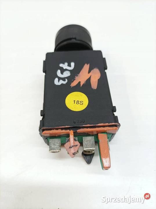 PRZEŁĄCZNIK FOTELA OGRZEWANIA 8N0963563B Audi TT