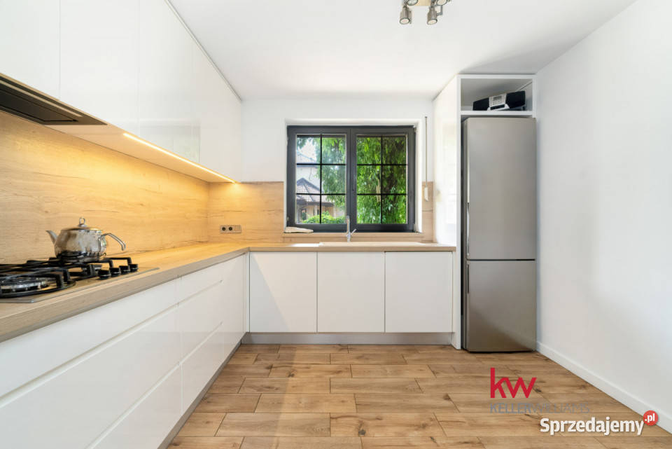 sprzedaży domu wolnostojącego 310m2 Chyby