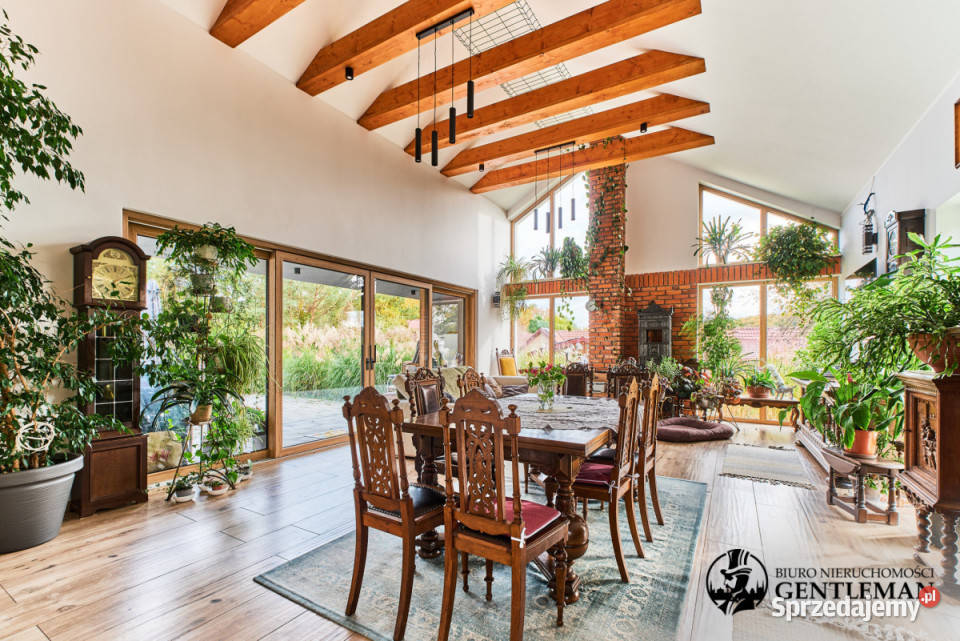 sprzedaży domu wolnostojącego Kostkowo 250m2 Liczba pokoi 4