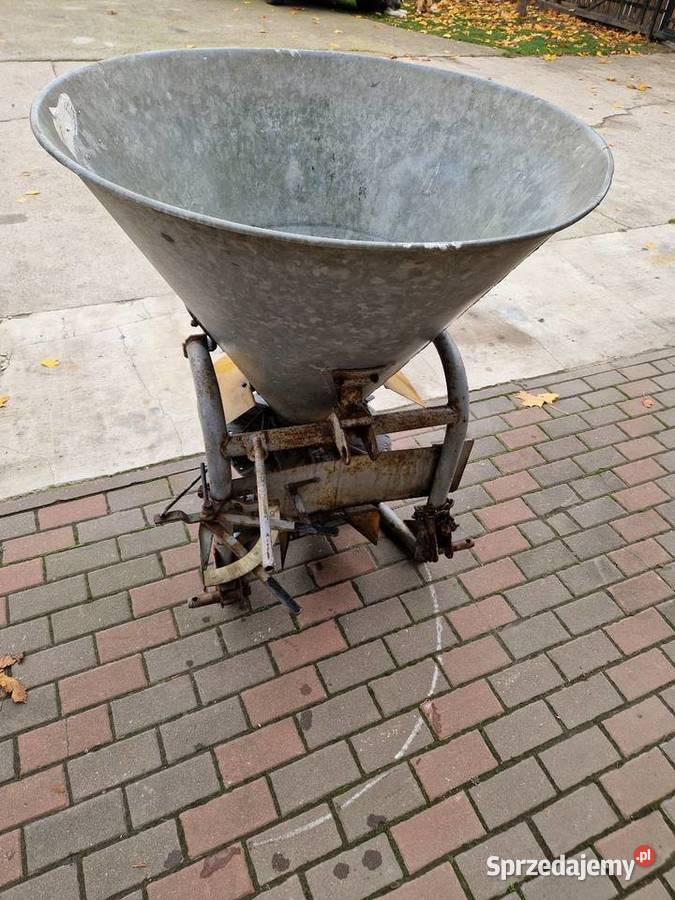 Rozsiewacz Nawozu Agromet Brzeg N012 Lejek nieuszkodzony Żelechów