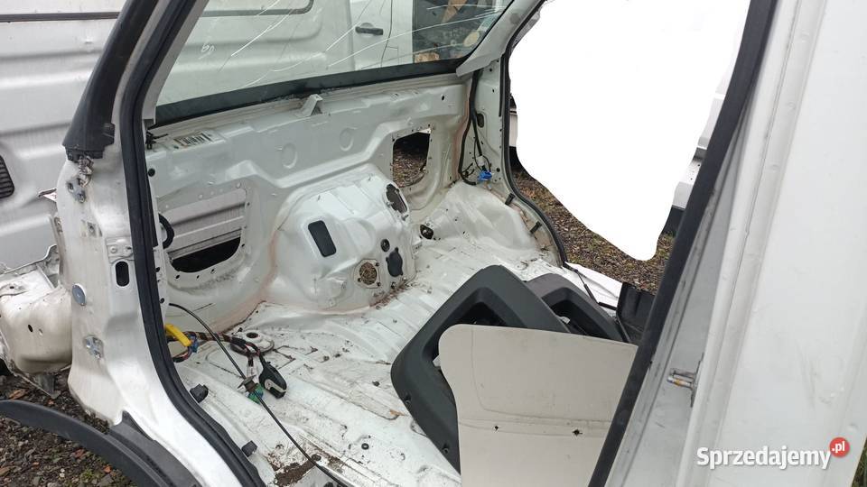 KABINA IVECO DAILY GOŁY SZKIELET 2 2014 części blacharskie śląskie Bielsko-Biała