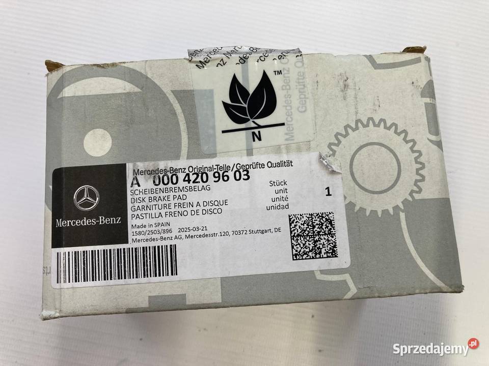 Klocki hamulcowe przód A000 420 96 03 MERCEDES śląskie Częstochowa