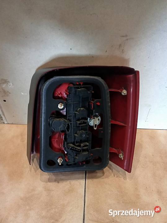 VW Passat B5 fl combi lampa tylna lewa kompletna lewe Kamieniec Wrocławski sprzedam