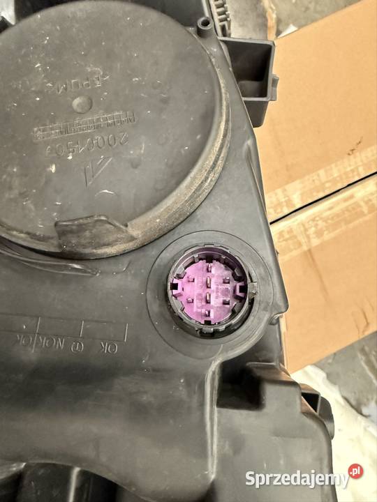 REFLEKTOR PRAWY LAMPA PRAWA IVECO DAILY dostawcze Radlin sprzedam