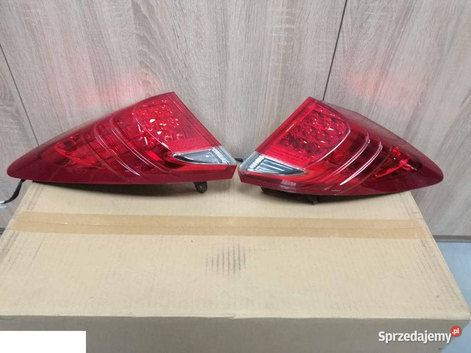 Honda Civic IX HB Lampa tył prawa lewa Kozubszczyzna