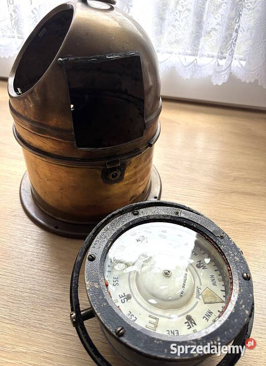 Stary mosiężny kompas kardanowy binnacle morski