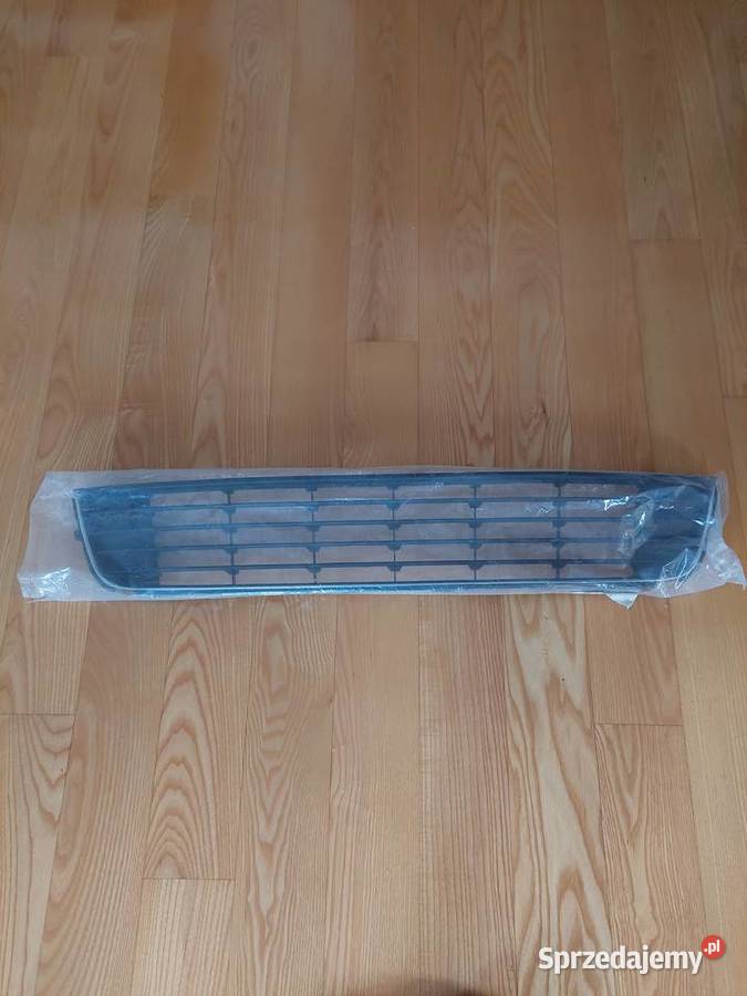 Atrapa kratka środkowa w zderzak chromowana Proszowice