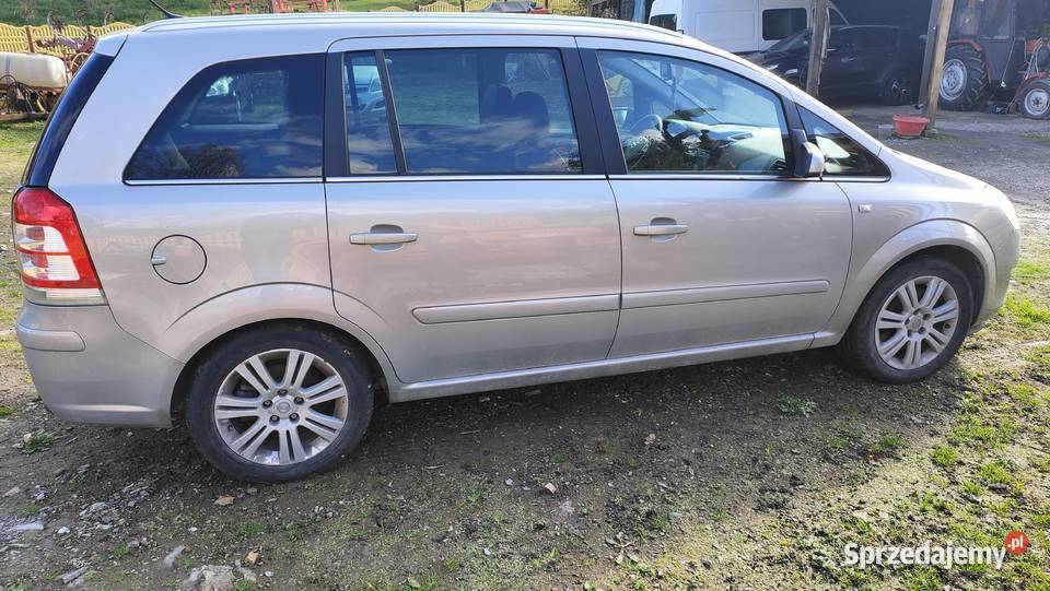 Opel Zafira B lifcie 17CDTI 110 2009r 281