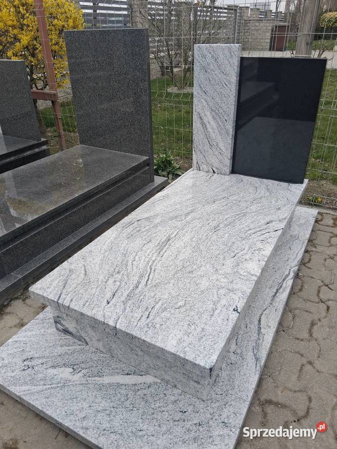 Nagrobek z granitu Wiscont whiteziemny Strzegom