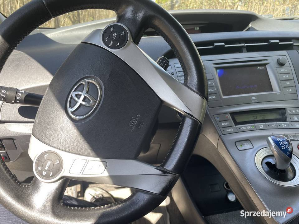 Toyota Prius 18 hybryda executive faktura marża kamera cofania mazowieckie