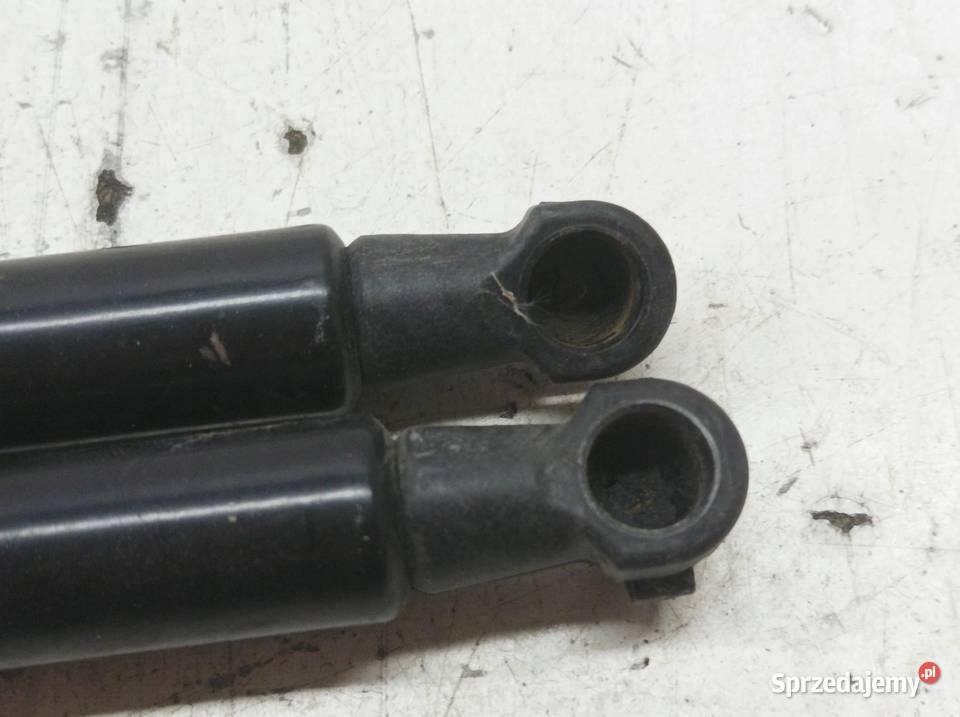 SIŁOWNIK KLAPY BAGAŻNIKA LEWY PRAWY TYŁ KPL