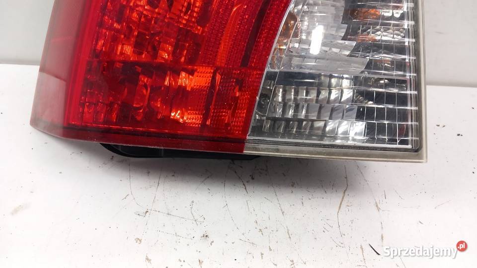 VOLVO S40 II LIFT SEDAN LAMPA TYŁ LEWA Zbierkowo