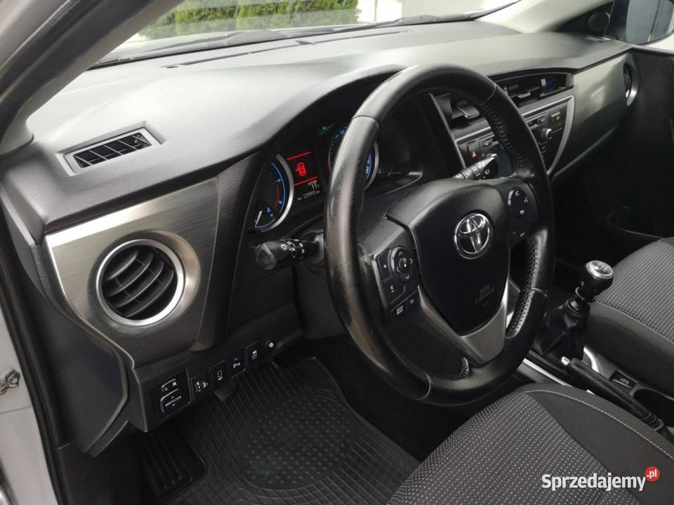 Toyota Auris 20 D4D 124 Klimatron Parktr Kmera lakier metallic Strzegom sprzedam