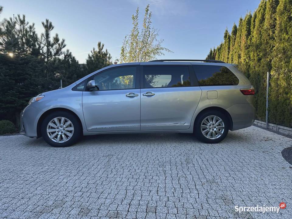 Toyota Sienna 2017 XLE Grójec