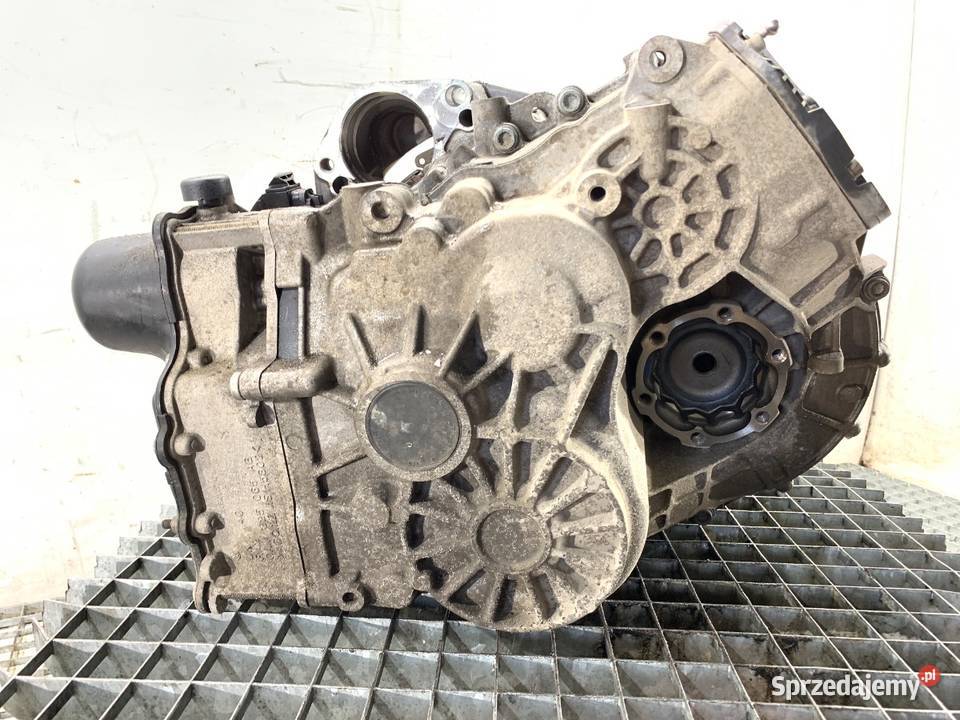 SKRZYNIA BIEGÓW VW TOURAN URK 15 150