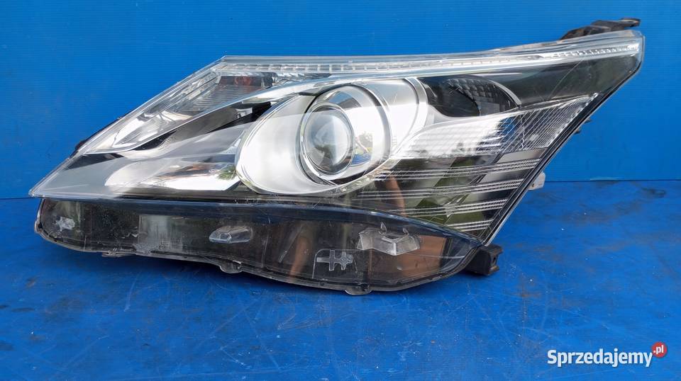 LAMPA REFLEKTOR LEWY PRZÓD EU TOYOTA AVENSIS T27 osobowe Nowy Tomyśl