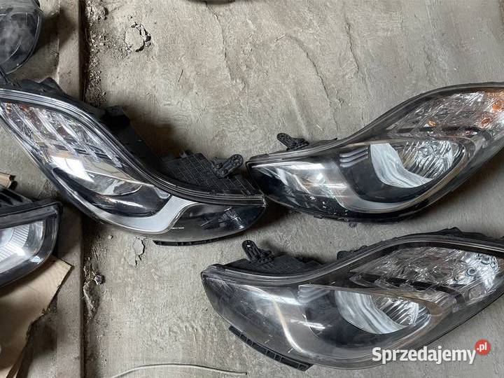 Hyundai IX20 reflektor przód osobowe Kozubszczyzna