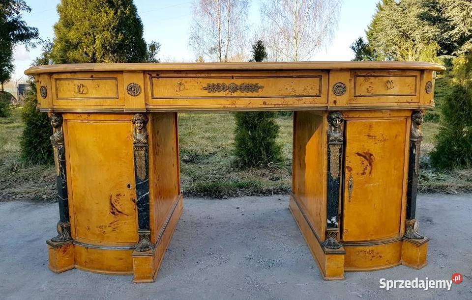 Biurko w empirowym stylu