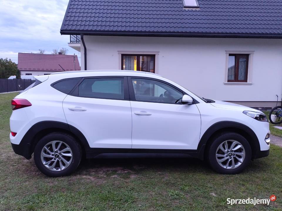 Hyundai Tucson 16 benzyna 37000 Salon Polska reflektory ksenonowe Tucson Rzeszów