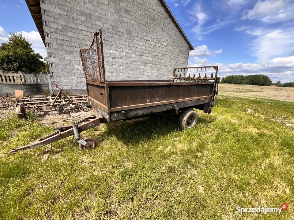 Rozrzutnik obornika nieuszkodzony łódzkie Poniatówek