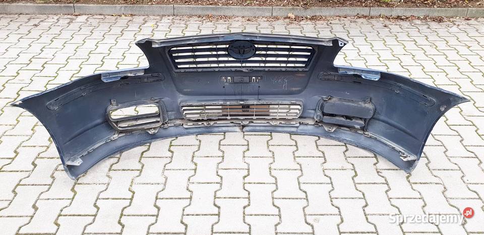 Toyota Avensis II T25 zderzak przód przedni Kutno