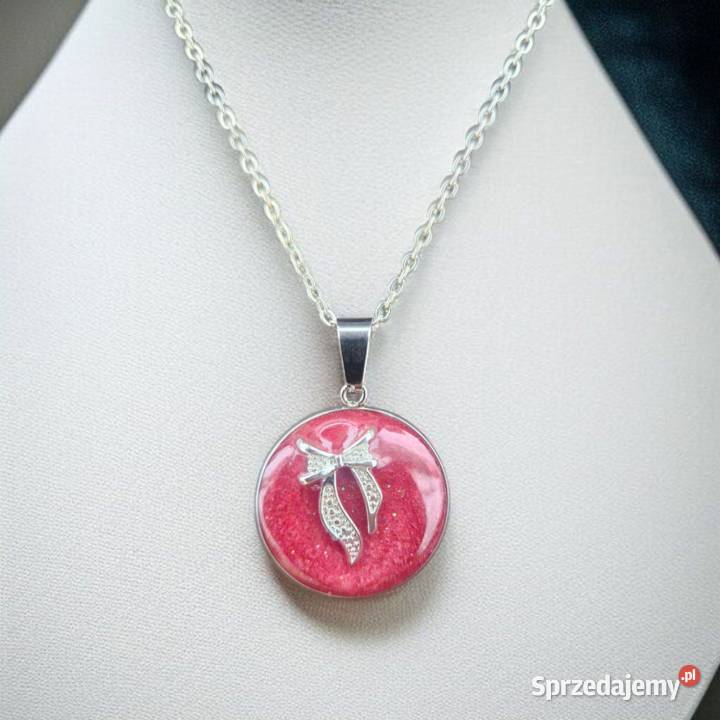 Naszyjnik pełen blasku różowa żywica i srebrny Sanok