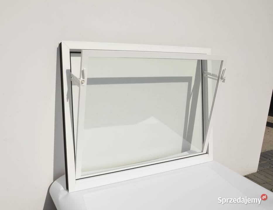 Okno gospodarcze PCV 80x80 inwentarskie do Jarocin