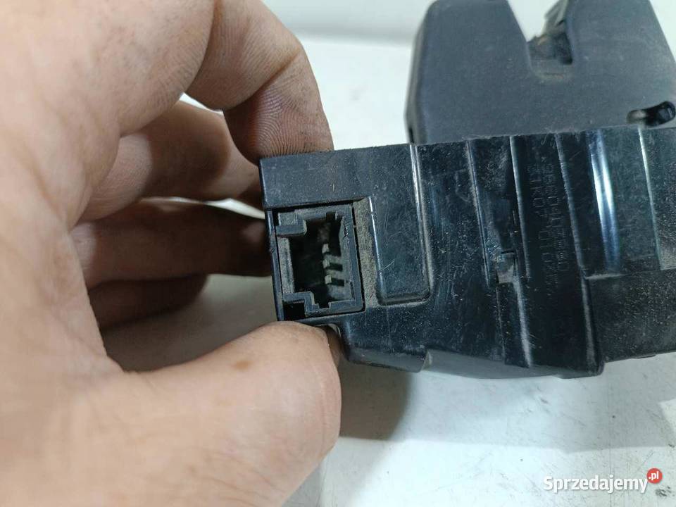 ZAMEK KLAPY TYŁ PEUGEOT 308 9660403880 sprzedam